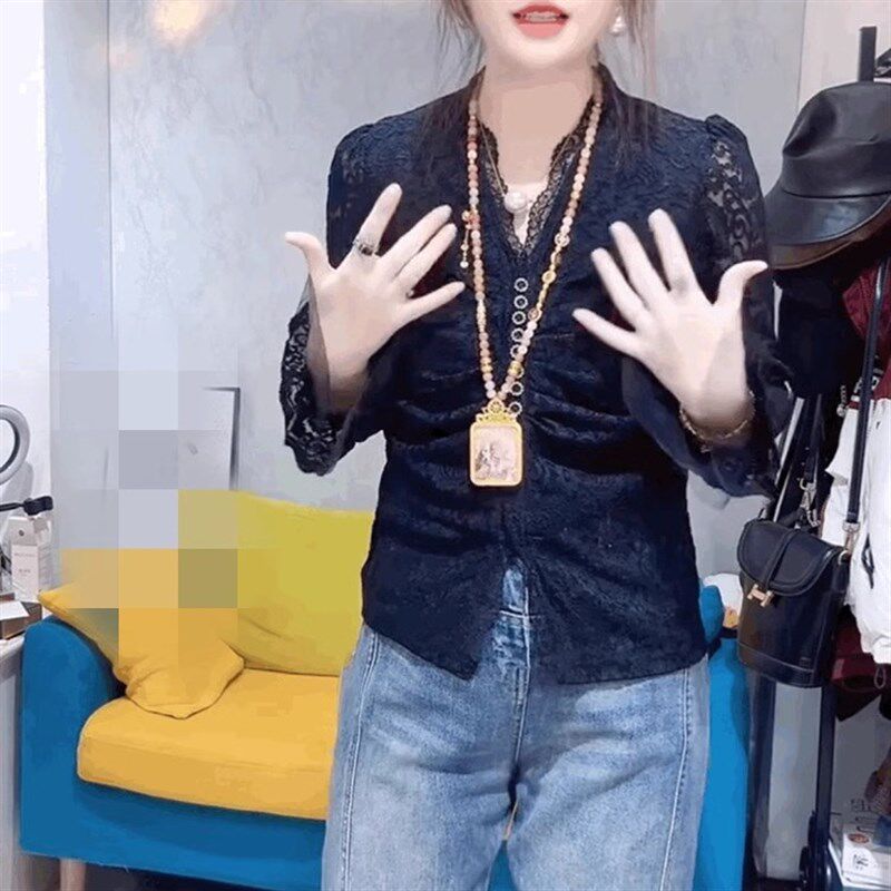 速发优雅气质设计感蕾丝T恤衫黑色V领上衣袖开叉打底衫小衫