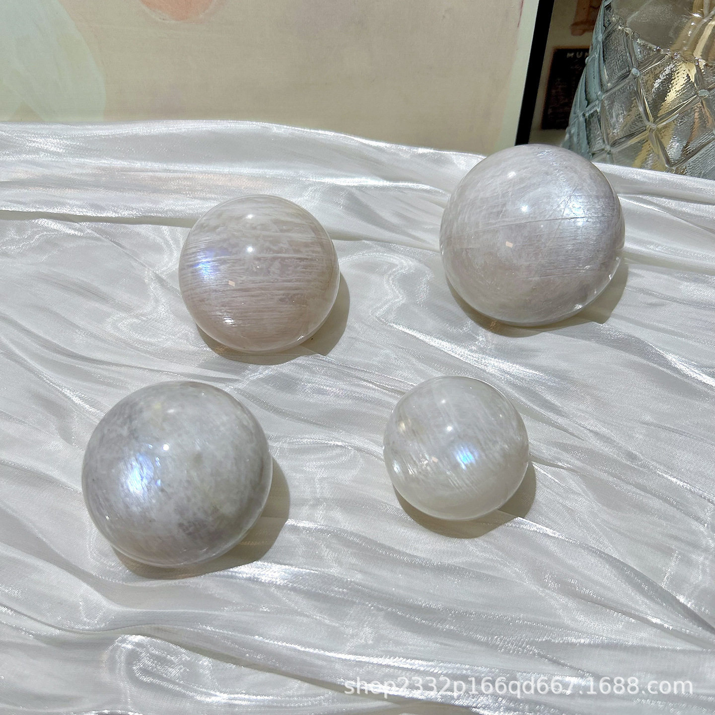 天然水晶球摆件白月光蓝月光球原石手工打磨精品月光石球装饰摆件