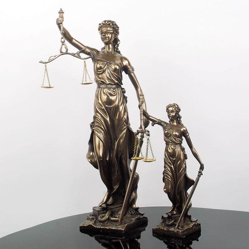 仿铜正义公平公正女神雕塑雕像司法院律师事务所天平法律摆件礼物