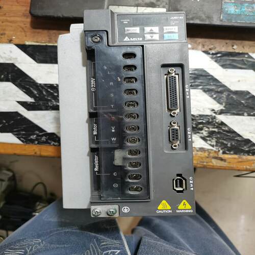 议~台达ASD-B2-2023-B，功能包好，带线