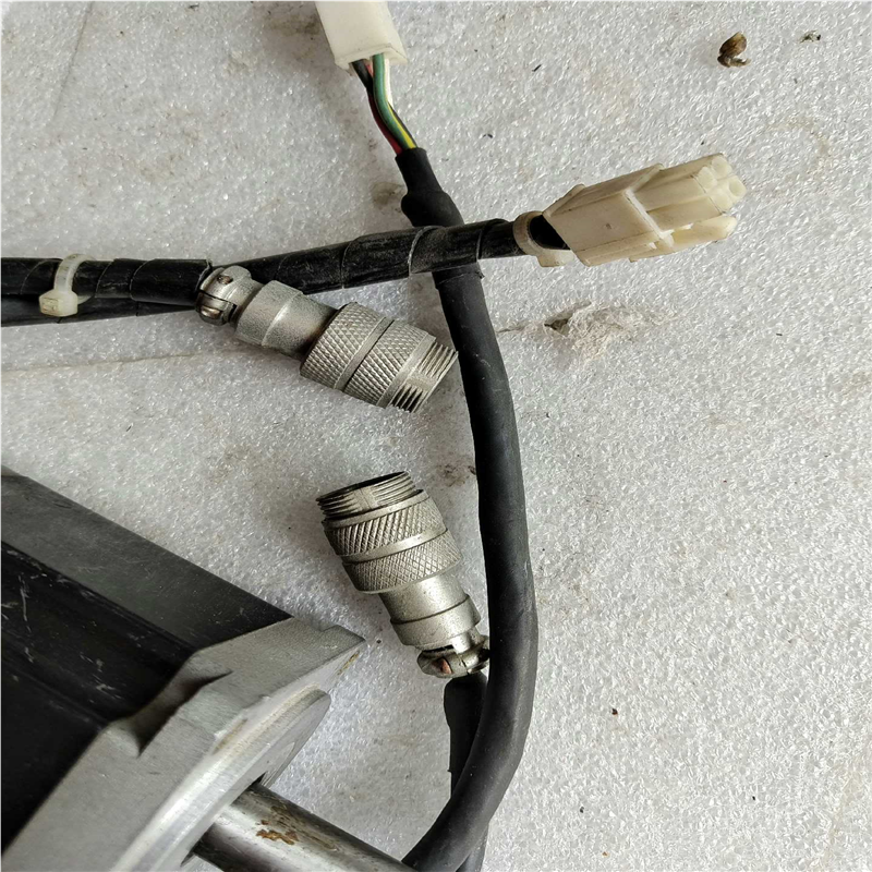 【汇生】有2颗多摩川拆机电机，4609N1680E200.如图所示，【议价