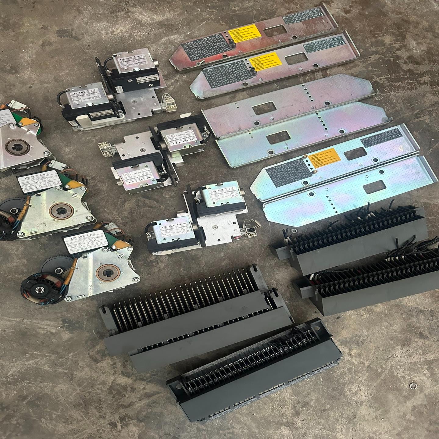 ABB E型配件 分励合闸线圈 电机（耶耶电子）