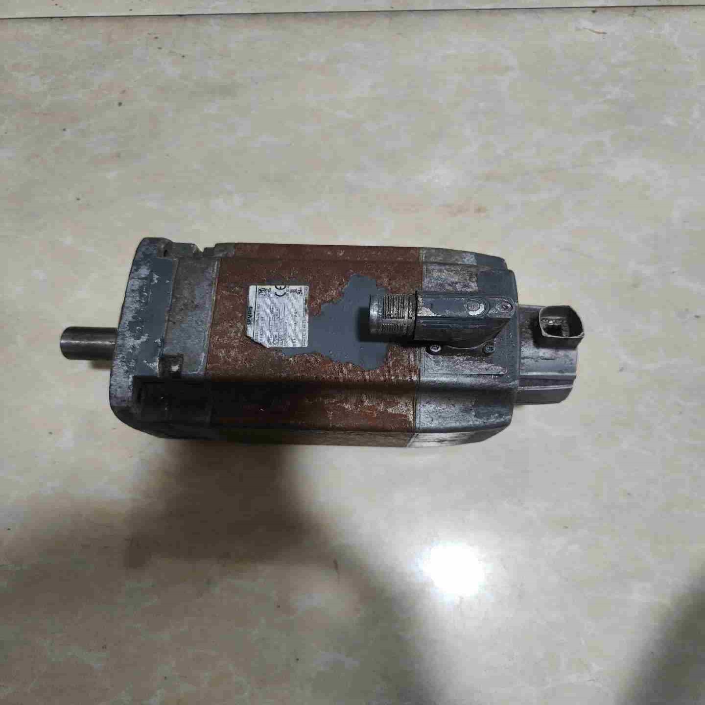 1FK7063-2AF71-1RG1电机成色如图议价