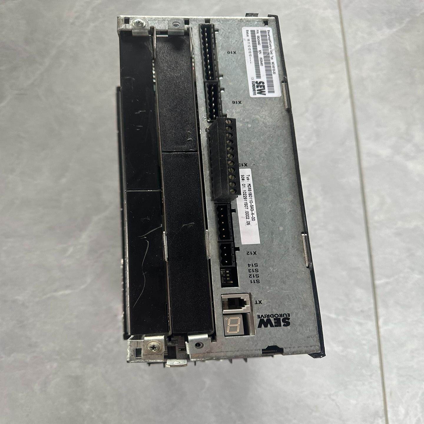 SEW驱动器MDX61B0110-5A3-4-00，~议价