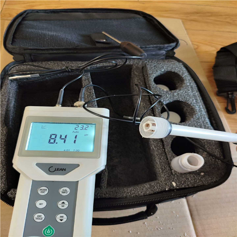 议~PH200科霖CLEAN酸碱度PH测定仪，主机正常，其他如图
