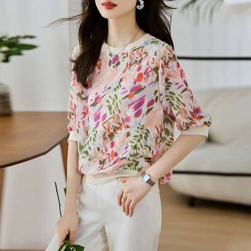 Round neck printed five quarter sleeve top圆领印花五分袖上衣