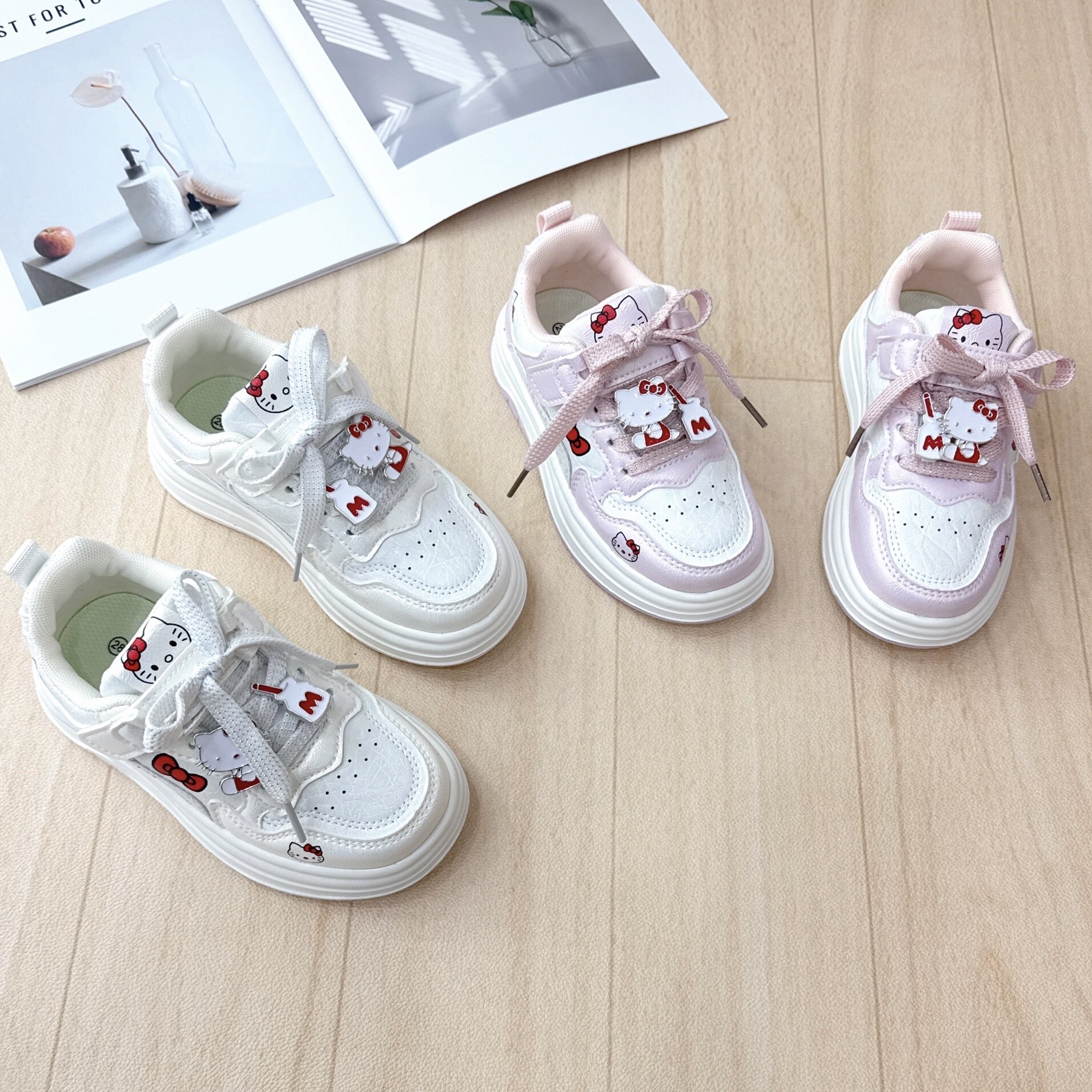 2026春季新款女童KT猫板鞋皮面防水卡通百搭休闲板鞋超轻超软鞋底
