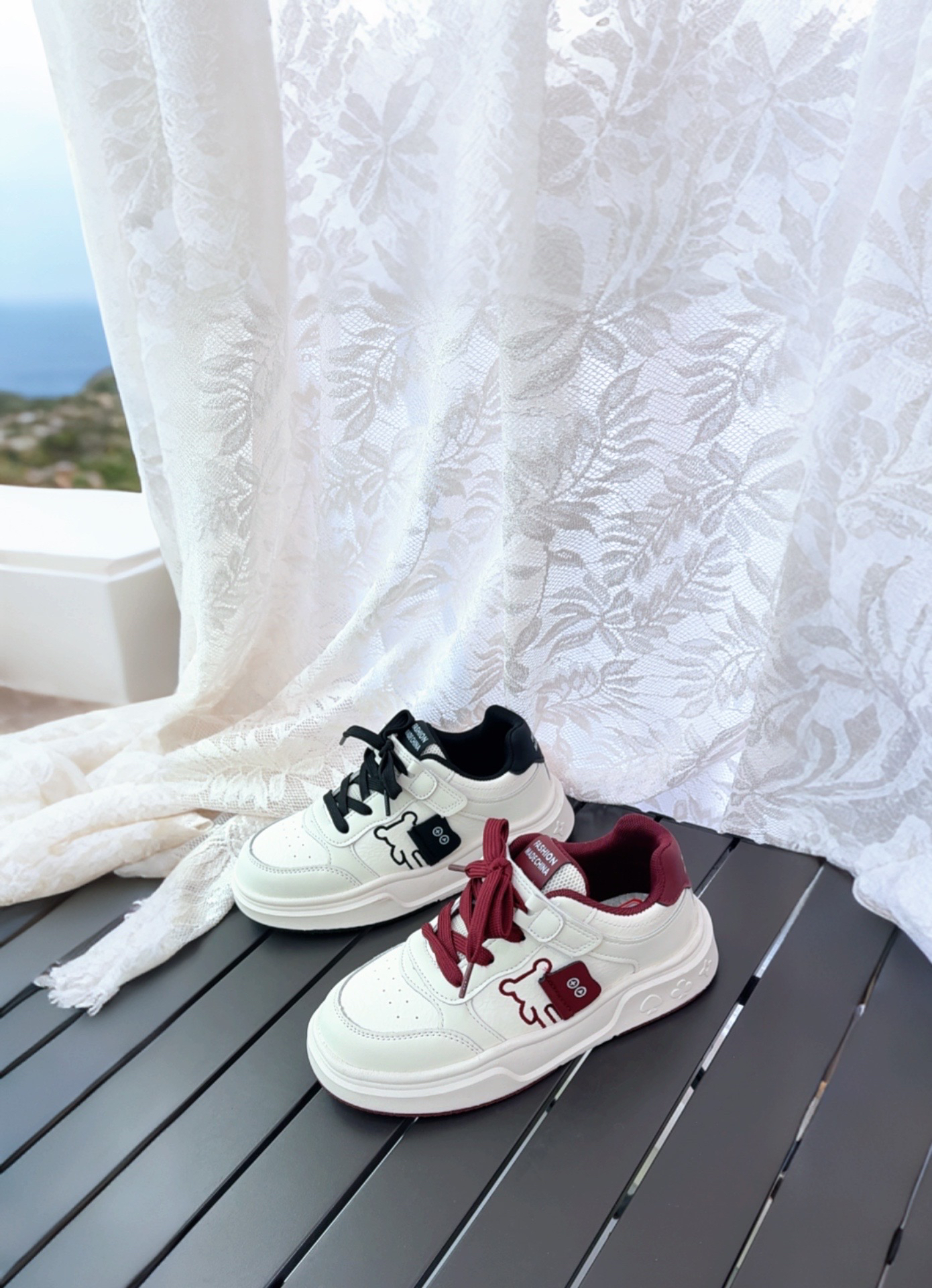 2025儿童春季新款男女休闲轻便百搭板鞋男女款小白鞋超轻底魔术贴