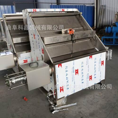 科鑫800型斜筛水切式干湿分离机震动下料甩干机环保粪便脱水机