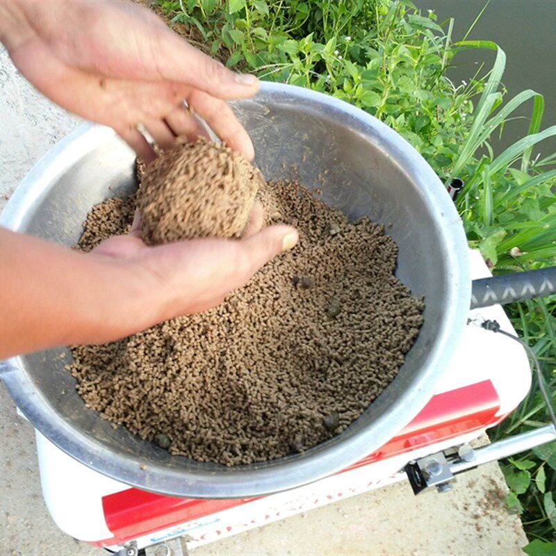 钓青鱼饵料添加剂诱大青草鱼小A药约箹黑皖香精廖师傅黑坑水库打