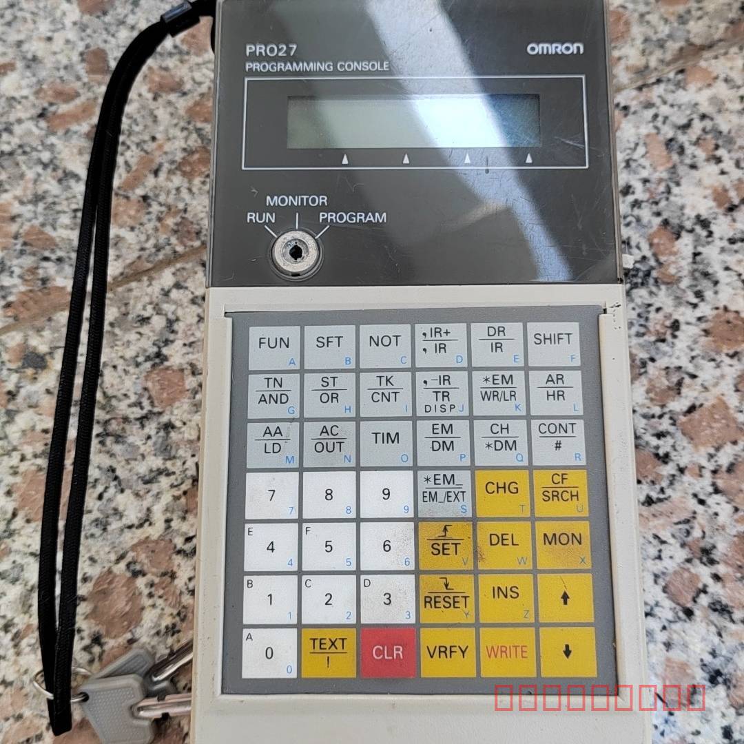 议价omro。PRO27，C200H－PR027－E。实物图。带