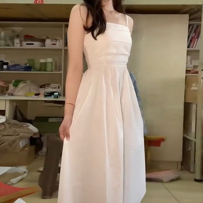 速发白色吊带抹胸连衣裙子2024新款海边度假收腰高级感长裙