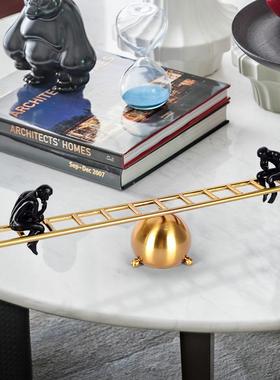 欧式样轻奢时尚精美圆平防球梯摆件电镀拉丝锈防潮板房装饰A8042