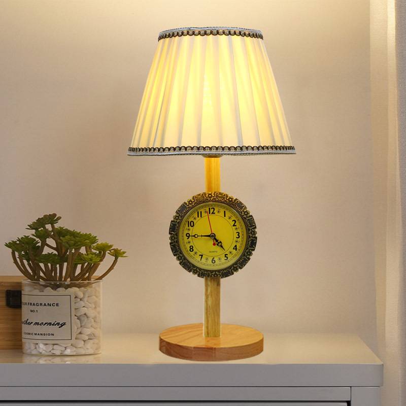 欧式钟表台灯卧室木质温馨新中式书房结婚智能遥控装饰插电式床头
