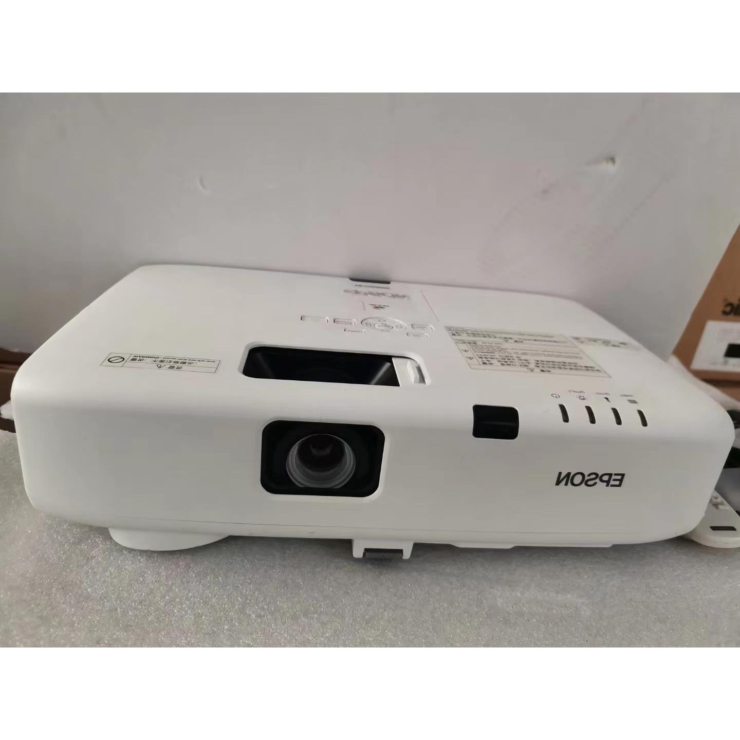 爱普生C1040XN投影仪4000流明家用办公培训教育投影机白天直投