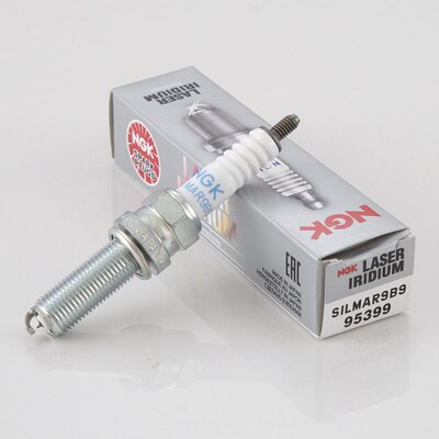 川崎摩托车火花塞SILMAR9B9适用于川崎1000  Ninja4R00 ZX-10R大