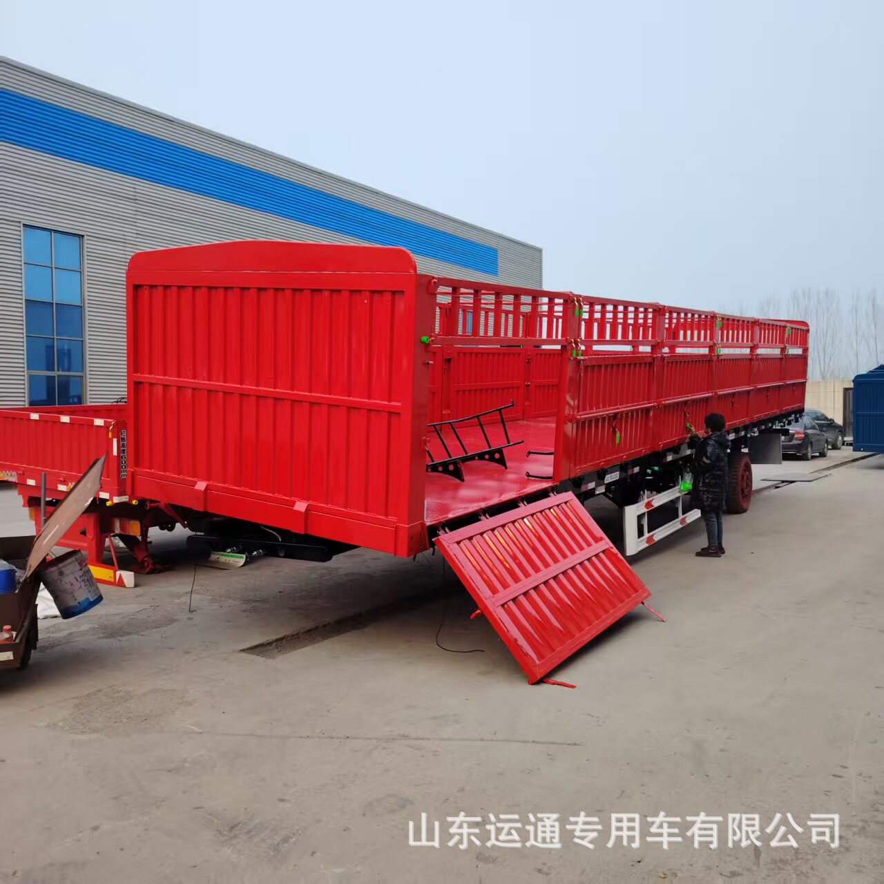 13米侧翻自卸半挂车普货砂石料