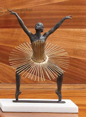 悦生活软装设计样板房现代芭蕾舞人金色雕塑办公桌面装饰艺术摆件
