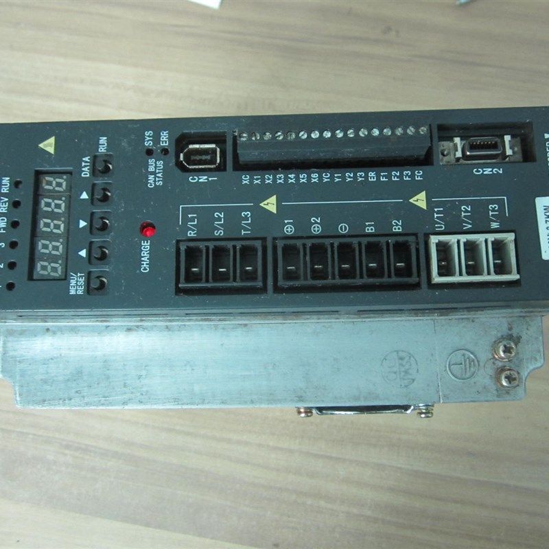 速发莞恩 主轴变频器 ZD100T-4P7E2 45P5E2 .7KW 东.5KW  5凯维修