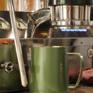 气流拉花缸咖啡拉花杯压纹尖嘴圆嘴拉花缸304不锈钢奶泡杯