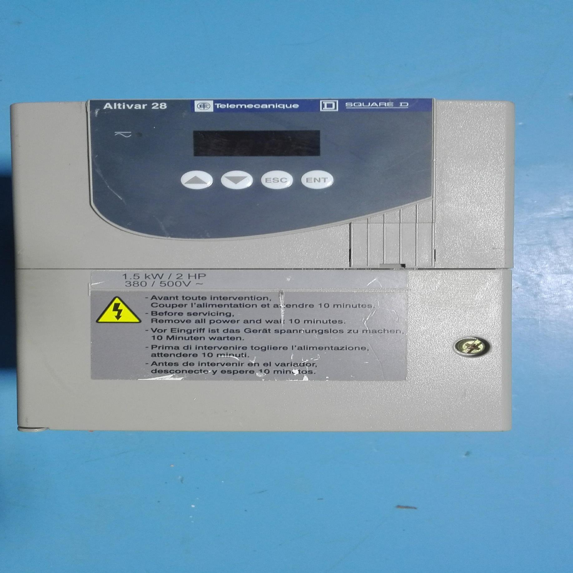 高 ATV28系列变频器ATV28HU29N4 15KW 380V 二手