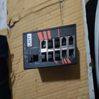 LNX-1202G-SFP-T 工业交换机，成色如图所示，【议-价】
