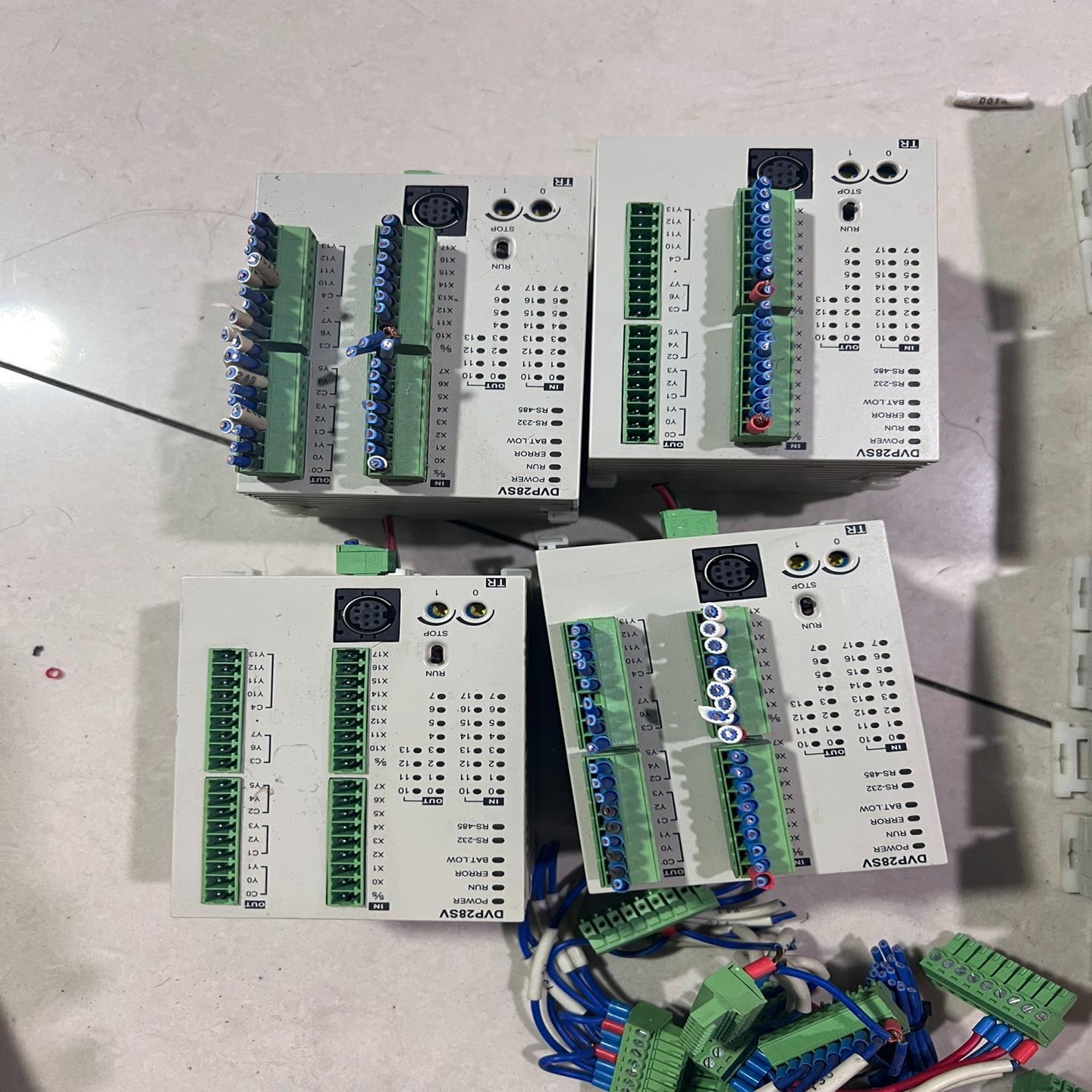 台达PLC DVP28SV11T2 实物图，功能包好，要的联~议价