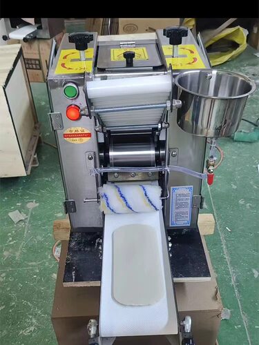 小型烩面片坯机油泼面扯面机饭店用烩面胚机器商用河南烩面成型机