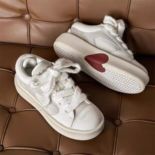 2025新款厚底考拉灰爱心情侣款板鞋国潮百搭休闲增高运动面包鞋女