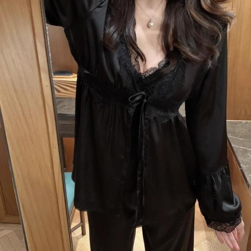 维多利亞真丝睡衣女款春秋季带胸垫一体高级感吊带家居服三件套装