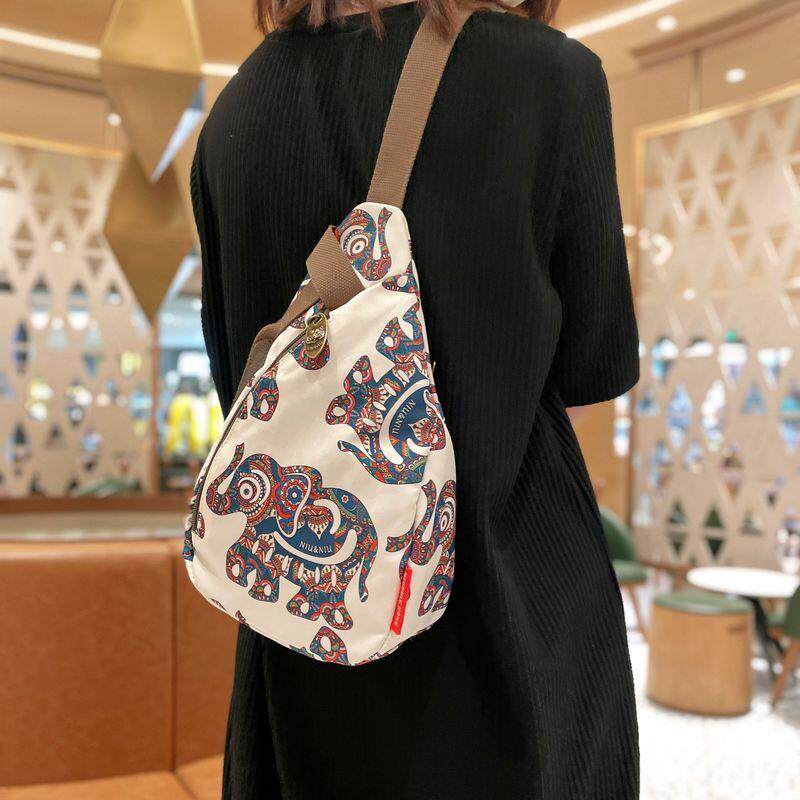 洋气运动包包女2024新款轻便百搭女士斜挎包高级轻便休闲胸包时尚