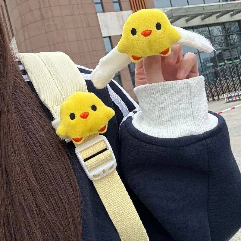 小黄鸡可爱毛绒书包玩偶图片