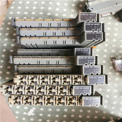 贝加莱X20AI4622功能有9个成色如图实图拍摄（基数电子）