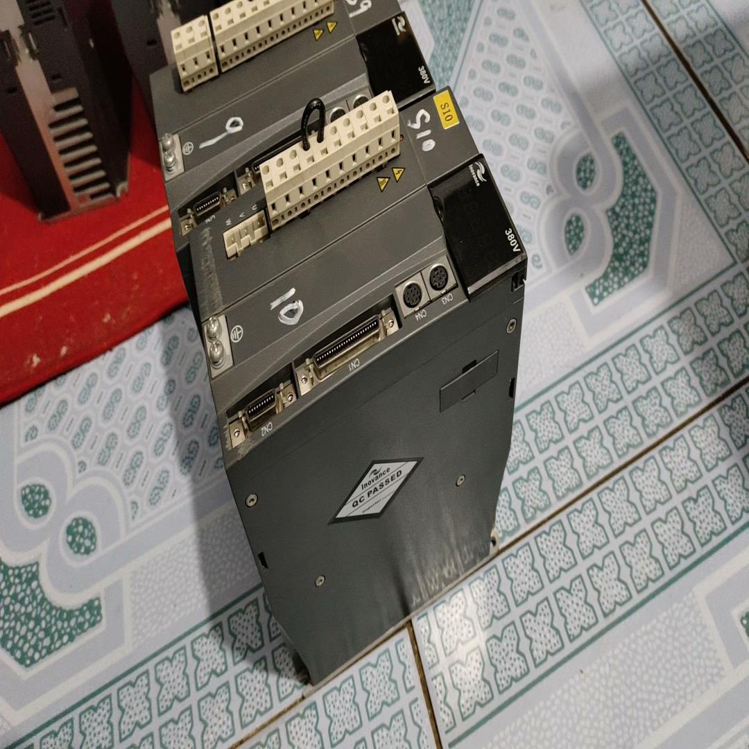 汇川伺服电机驱动器   IS500AT5R41一215~议价