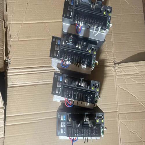 台达驱动器三台750瓦，一台1千瓦，拆机的，成色漂亮，750（耶