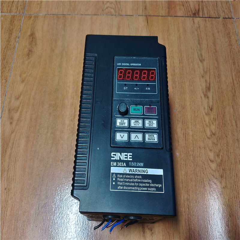 【顺庆】正弦变频器EM303A-1R5G/2R2P-3AB，功率1.【议价】