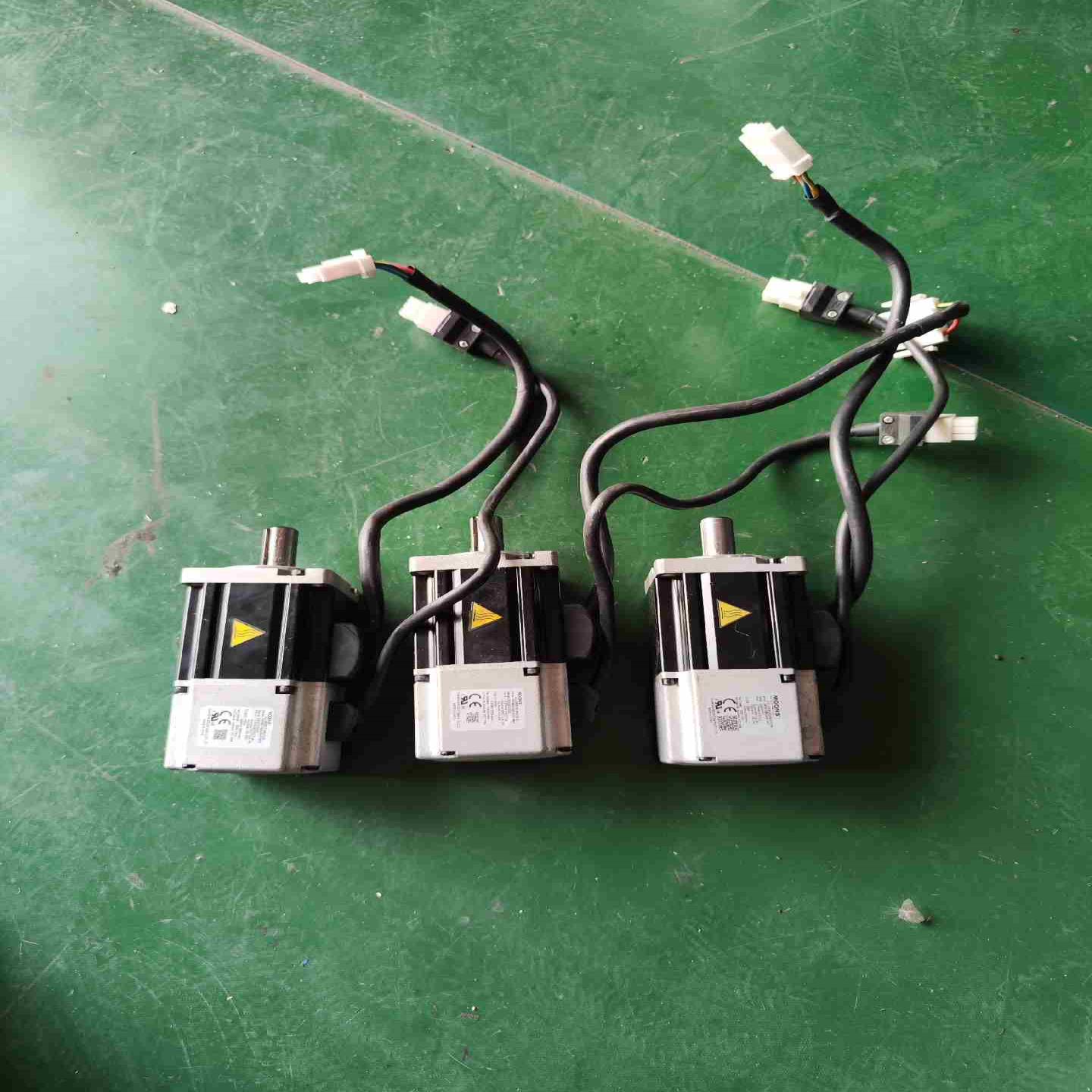 售鸣志AC伺服电机SM06014-KCF-NNV拆议价