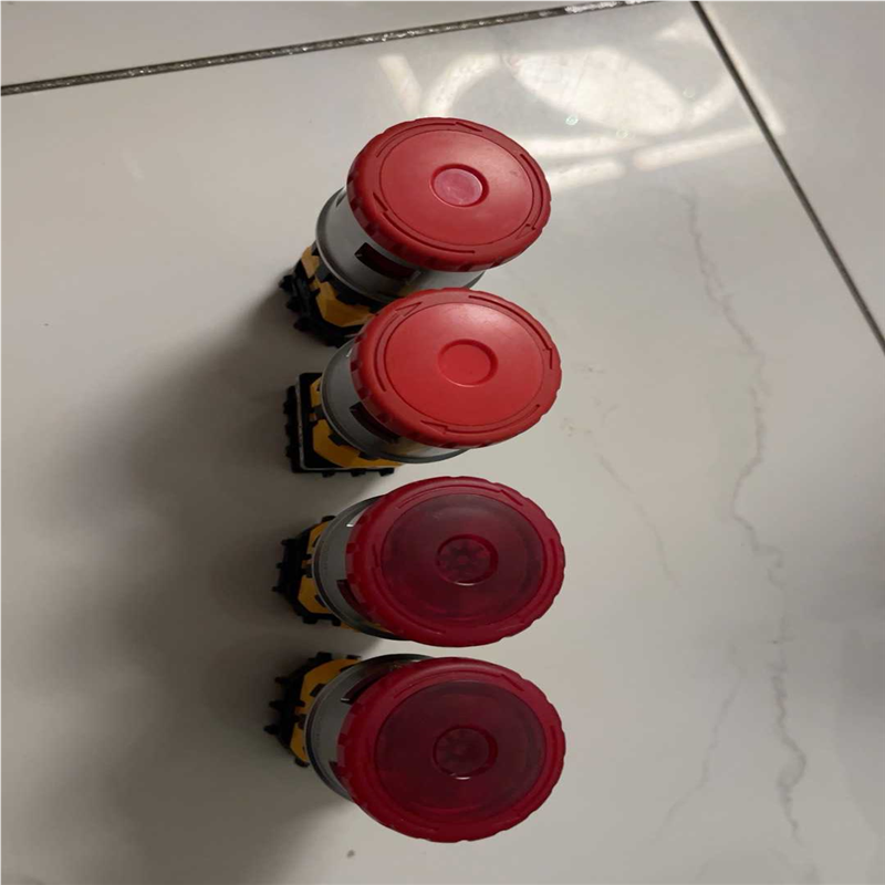 剩余IDEC和泉急停按钮 XN4E-TL XN4E-BL 全~议价