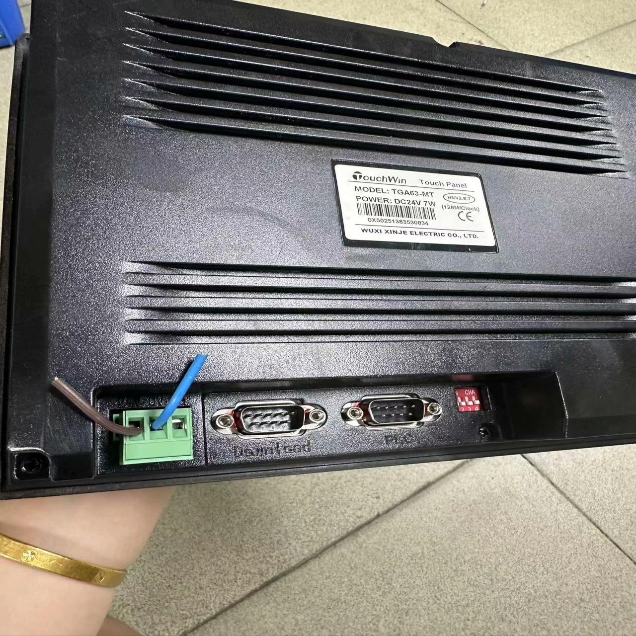 【顺庆】信捷TGA63S-MT，10寸触摸屏，膜撕掉新机成色，实图拍【