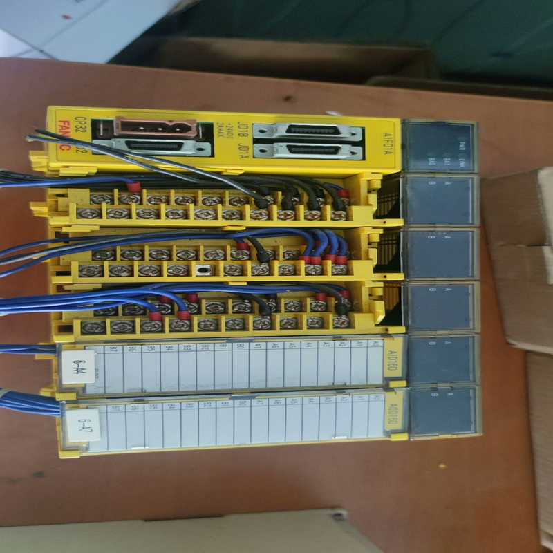 拆机FANUC Plc一套包好成色如图型号分别是A30b-0（耶耶电子）