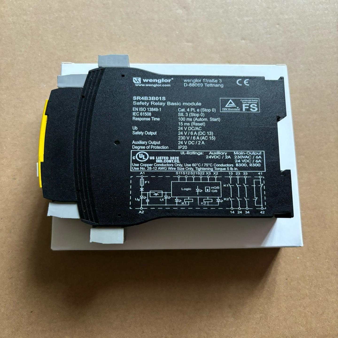 SR4B3B01S勒WENGLOR继电器，库存余货，（卡套电子）