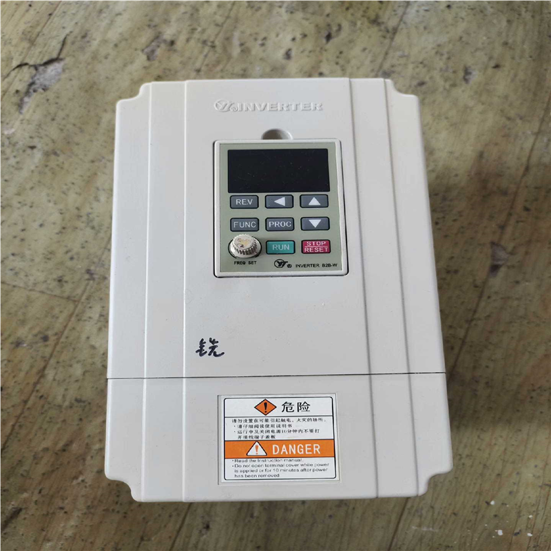 亚泰变频器3.7KW/380V YTB0037G4T2B-N(崽崽配件）