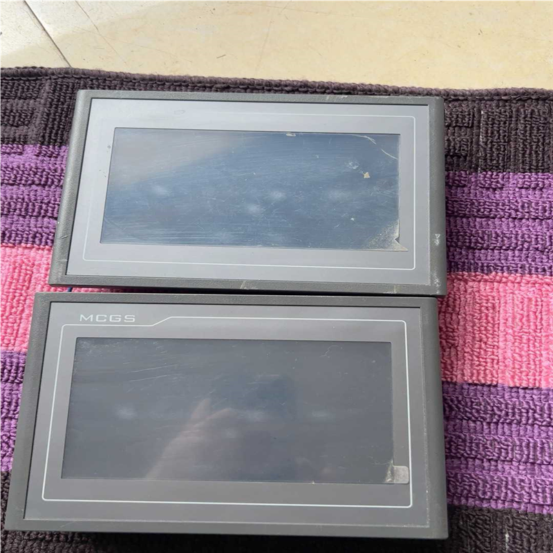 出售昆仑通泰TPC7062DW触摸屏，2个，成色如图，功议价
