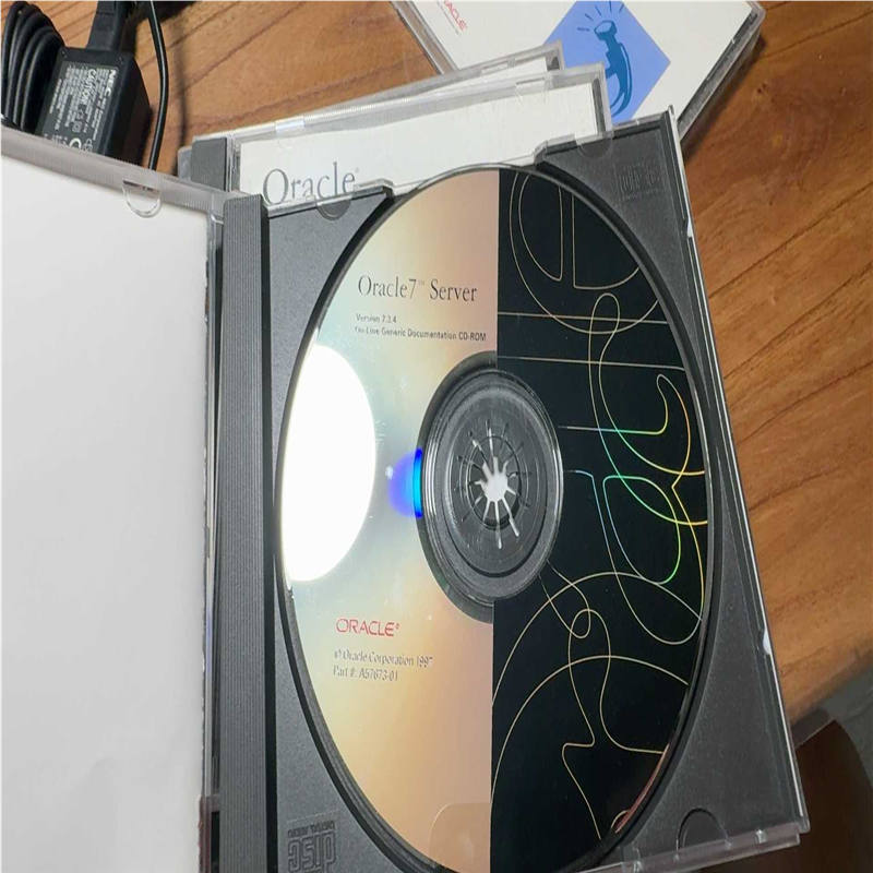oracle安装包 有4个版本，企业版 有3个未拆封，分别是(崽崽配件