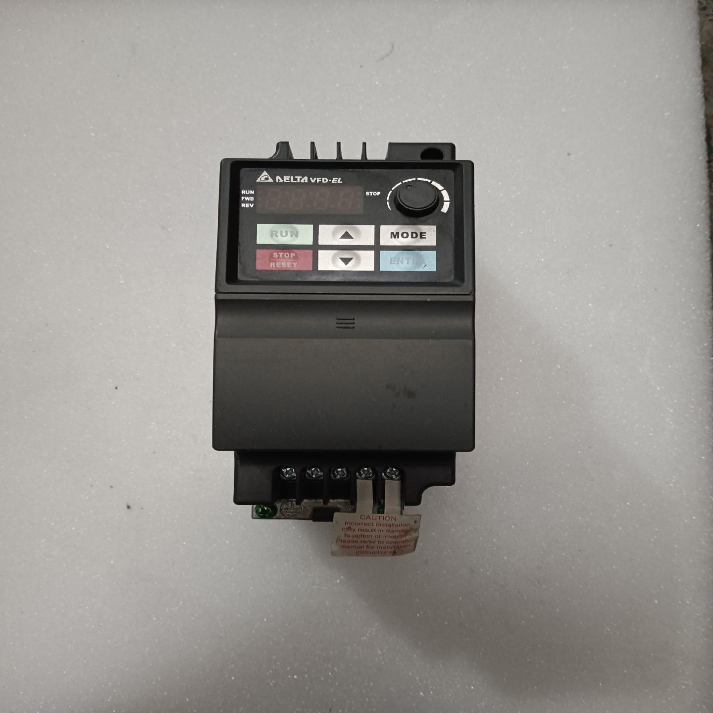 议~台达变频器VFD015EL43A，成色漂亮，功能已测试好，年