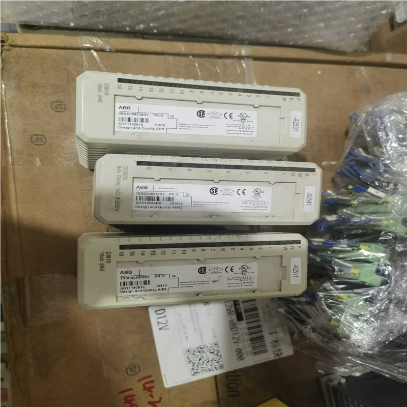 ABB  DO820一个   DI810二个  的，（憨憨电子）