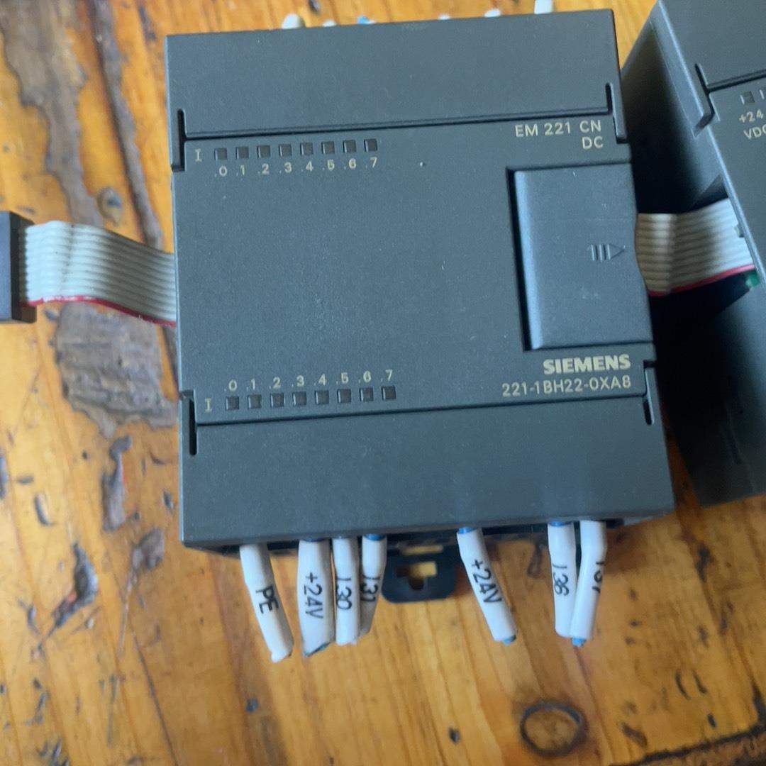 议~西门子PLC模块6ES7 223-1BH22-0XB8，品相