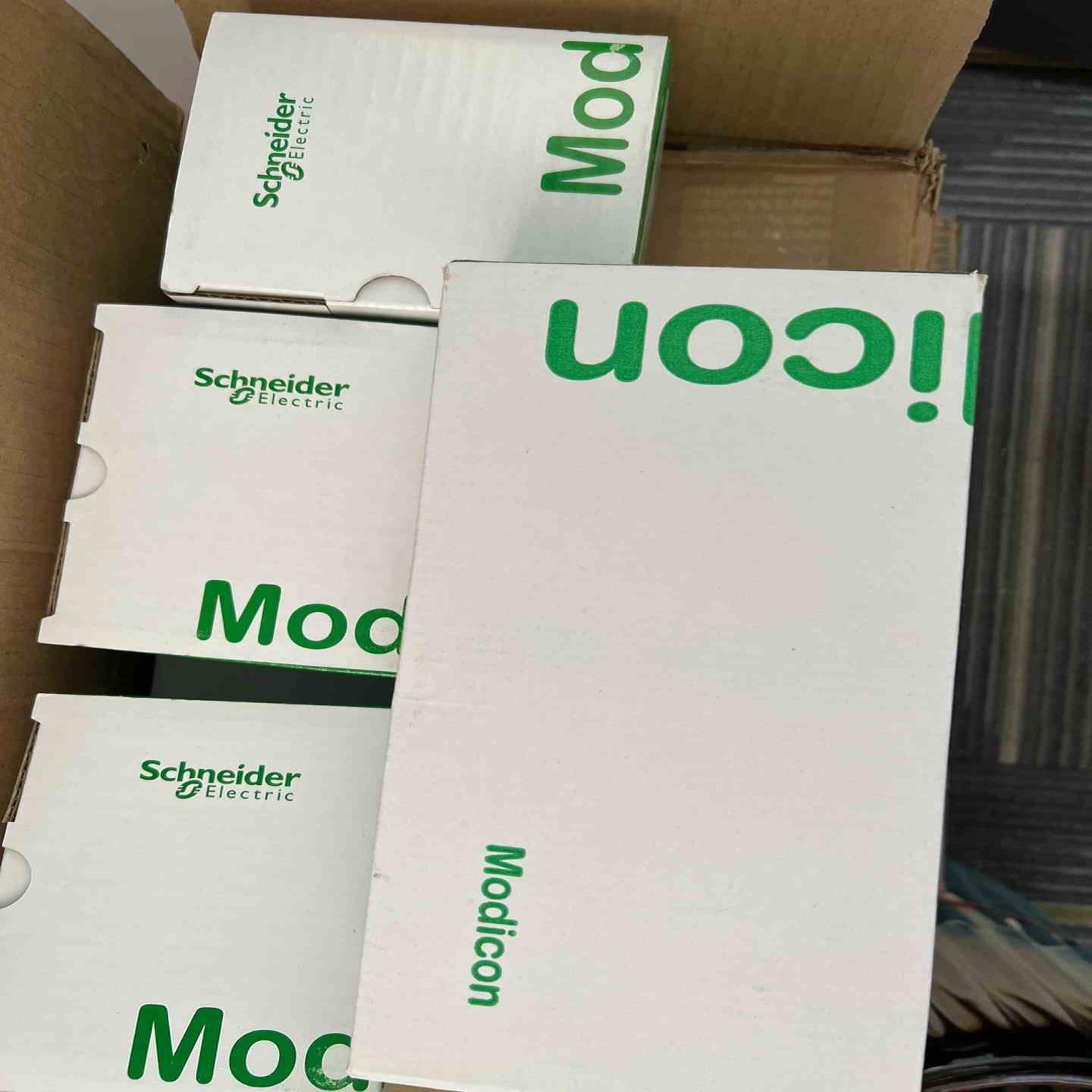 施耐德   HMIGTO5310 少量议价