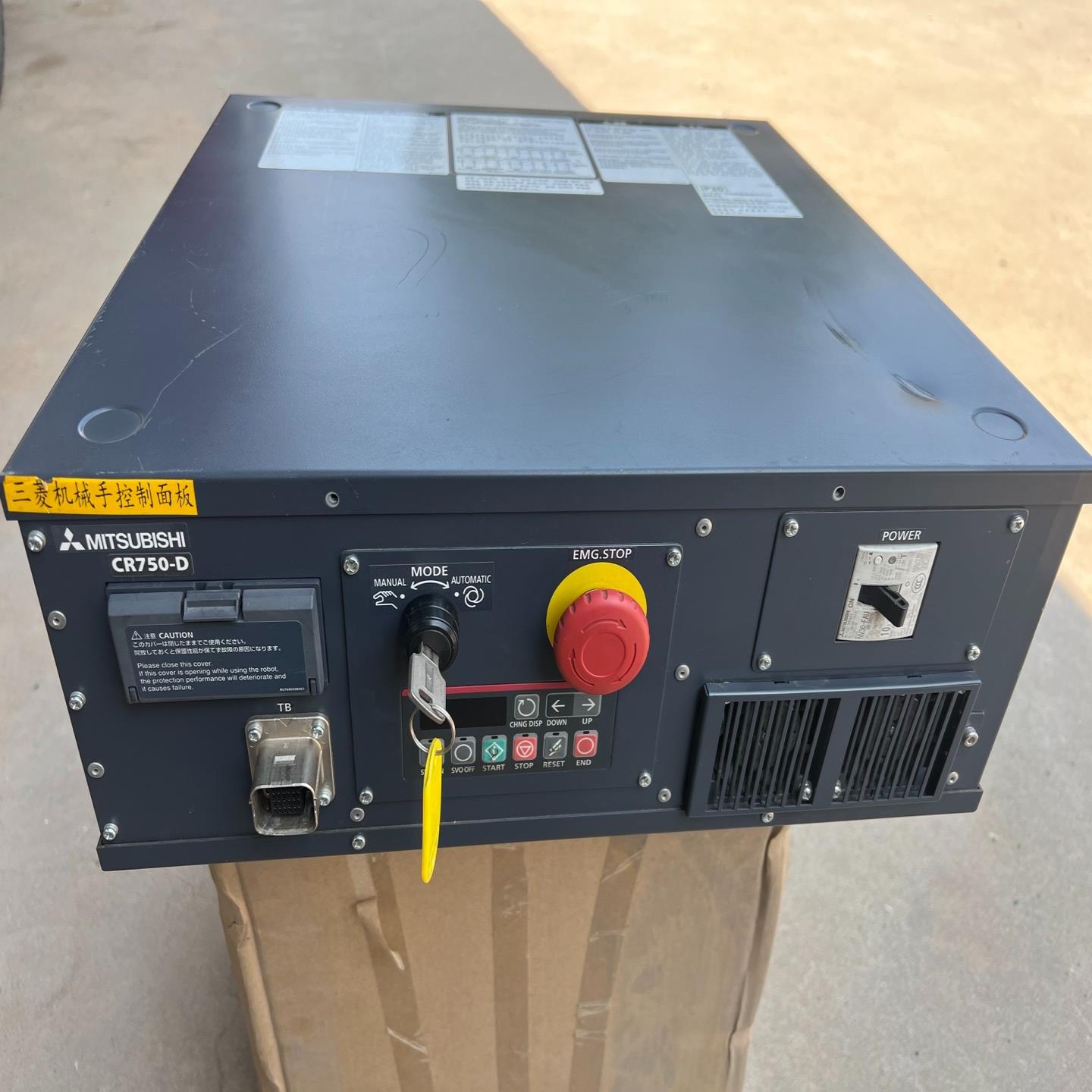 三菱CR750-03HD1-1-S15 机器人控制器 ，（卡套电子）