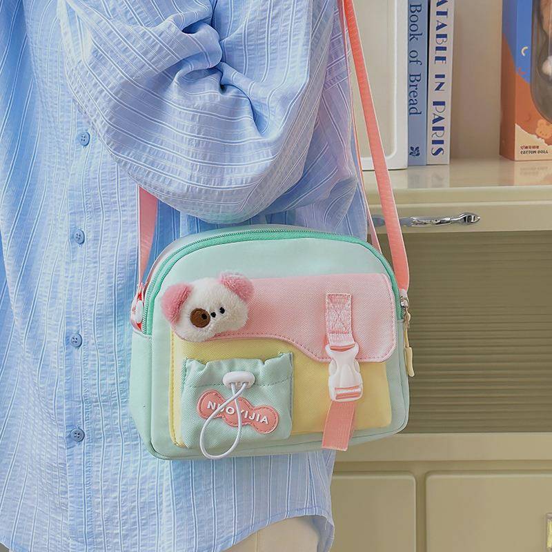 儿童斜挎包女孩小包包2025新款时尚女童可爱外出背包女小学生挎包